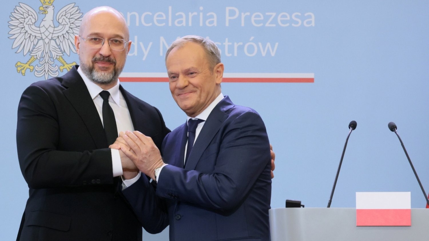 Premierzy Denys Szmyhal i Donald Tusk podczas spotkania w Warszawie (28.03.2024).