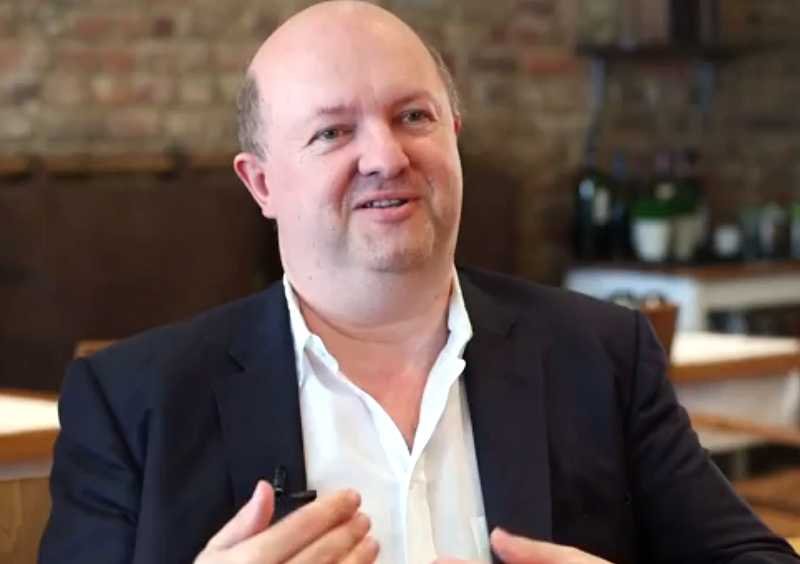 Andy Hayler jest jednym z najbardziej znanych krytyków kulinarnych. Jadał we wszystkich 3-gwiazdkowych restauracjach Michelin na świecie.