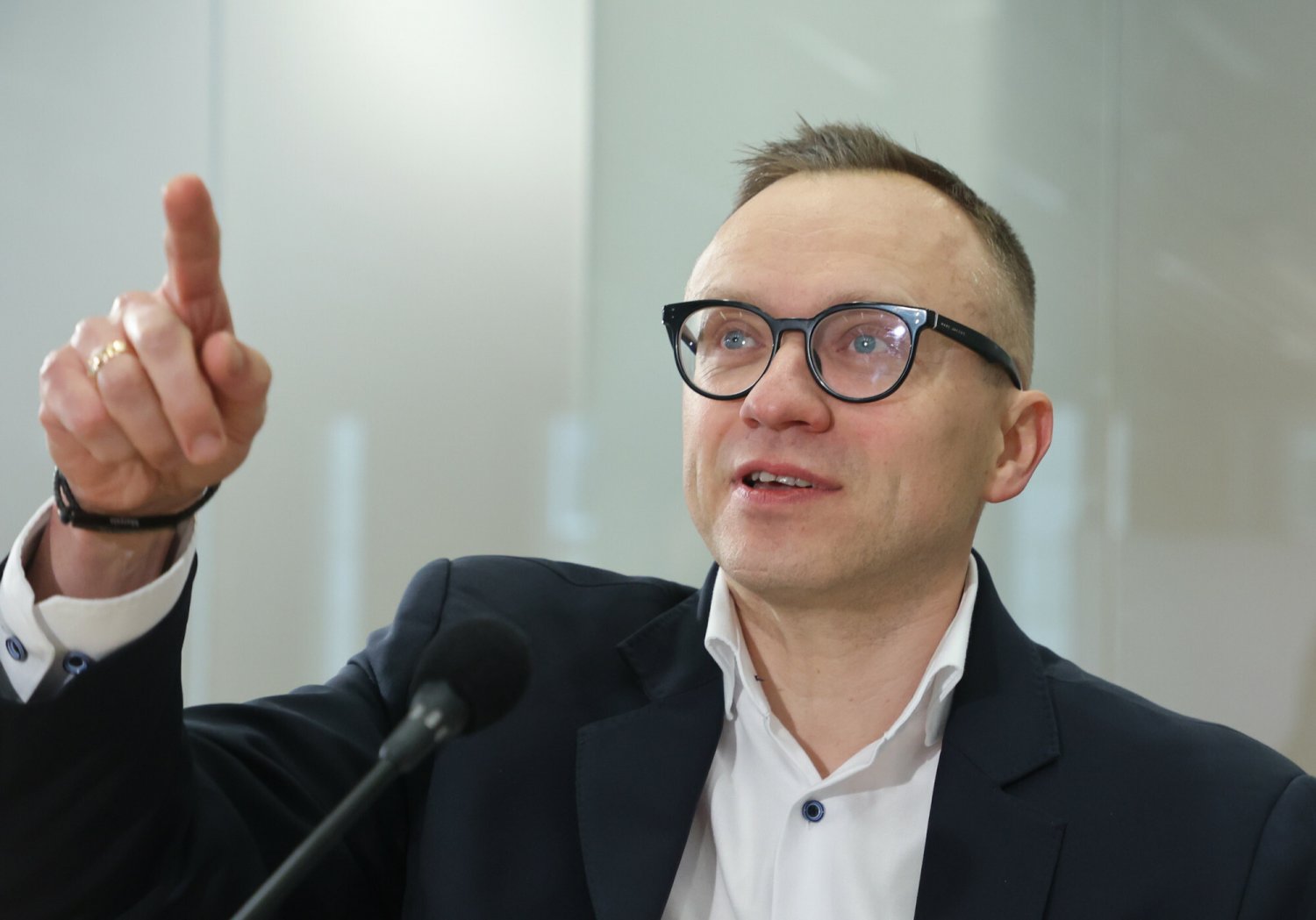 Artur Soboń z PiS ponownie stawił się przed sejmową komisją śledczą ds. wyborów kopertowych.