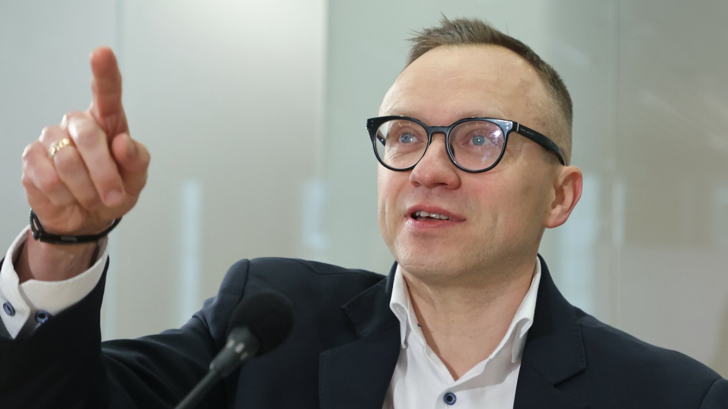 Artur Soboń z PiS ponownie stawił się przed sejmową komisją śledczą ds. wyborów kopertowych.