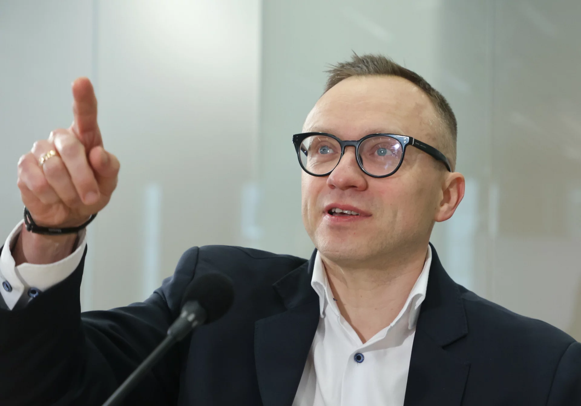 Artur Soboń z PiS ponownie stawił się przed sejmową komisją śledczą ds. wyborów kopertowych.