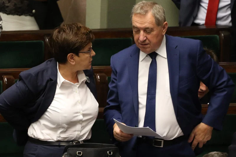 Henryk Kowalczyk to prawdziwa prawa ręka premier Beaty Szydło.