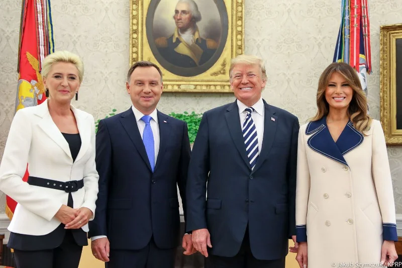 Pierwsze Damy zadały szyku w eleganckich stylizacjach