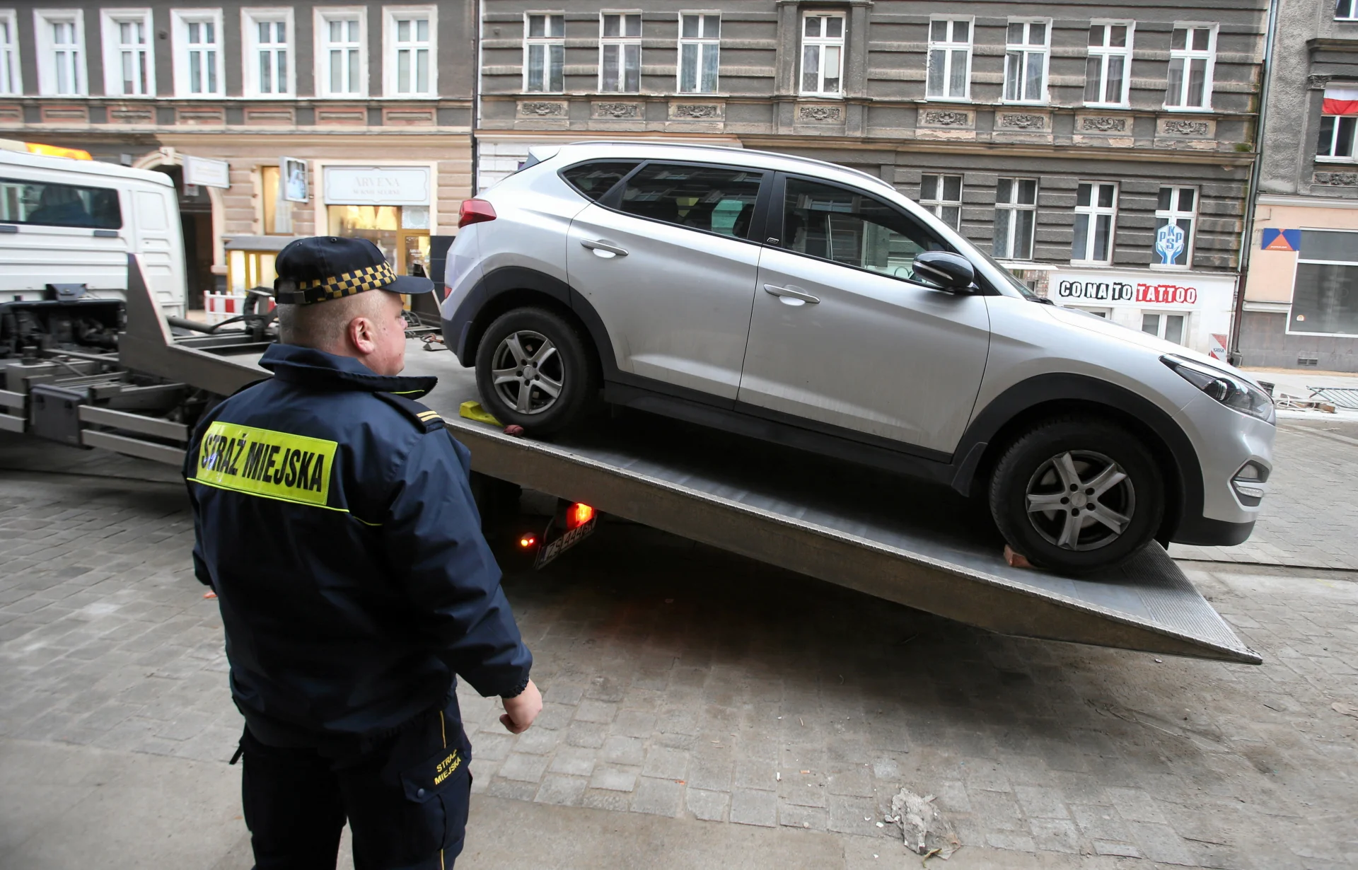 Strona do zgłaszania nielegalnego parkowania policji. Można to zrobić anonimowo