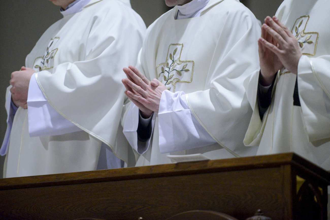 Ojciec Paweł Gużyński reaguje na skandal z udziałem księży w Dąbrowie Górniczej. (Zdjęcie poglądowe)