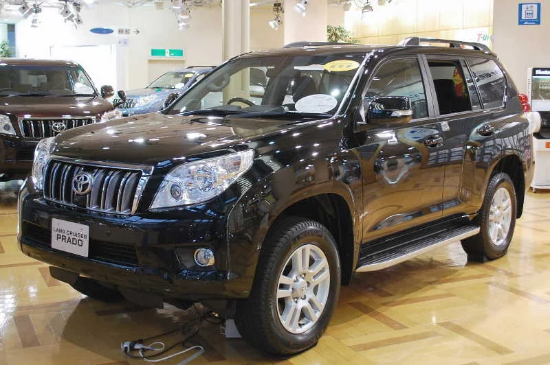 Polska ambasada w Kabulu sprzedaje opancerzoną toyotę.