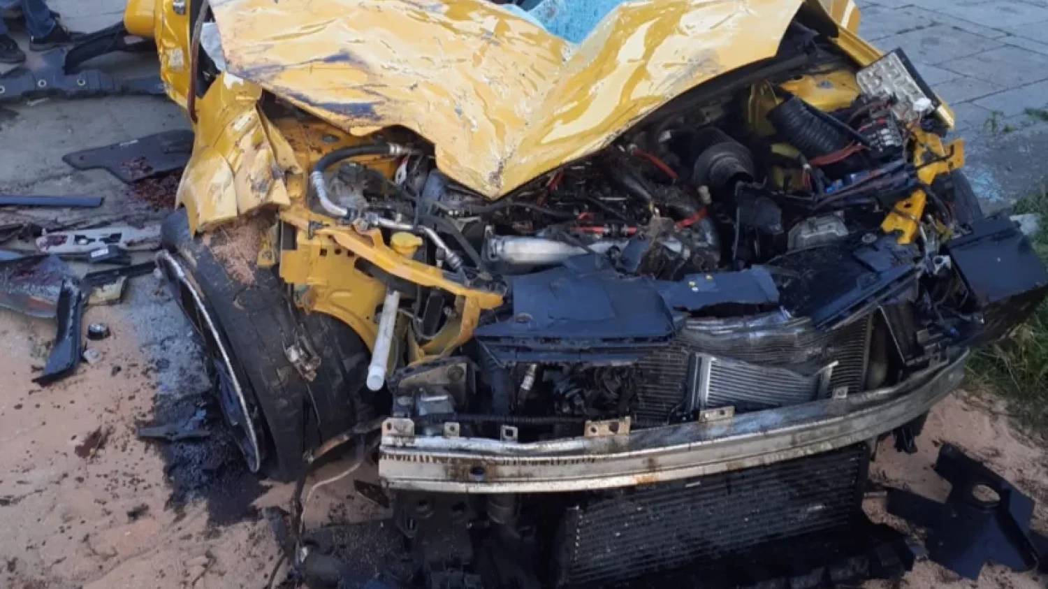 rozbite żółte Renault Megane RS