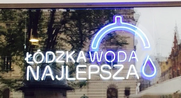 Neon na Piotrkowskiej w Łodzi