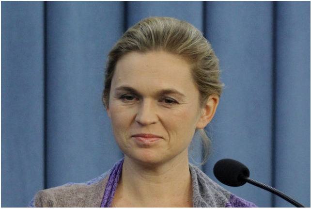 Barbara Nowacka krytykuje środowiska narodowe.