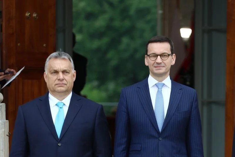 Niemiecka prasa krytykuje Morawieckiego i Orbana.