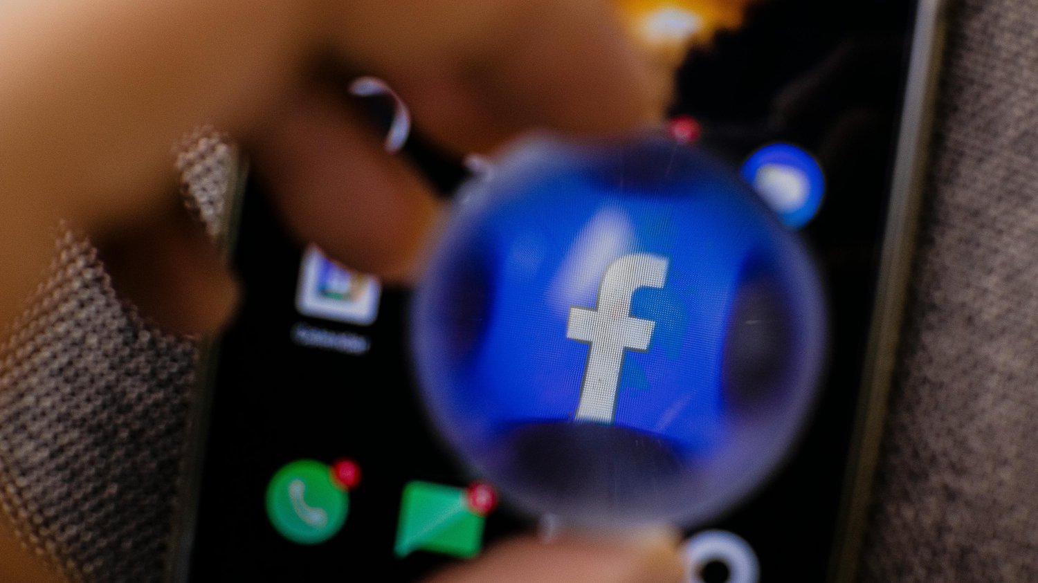 Tak zablokujesz Meta AI przed korzystaniem z postów i zdjęć na Facebooku i Instagramie. Instrukcja Jak sprzeciwić się wykorzystywaniu danych z Facebooka i Instagrama przez AI Meta? Poradnik