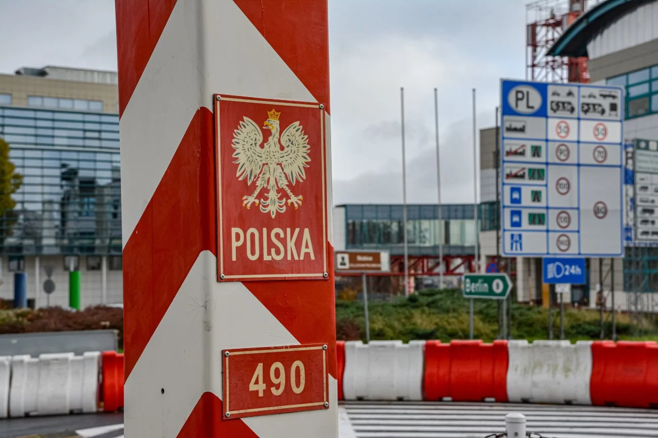 Tę wiadomość otrzyma każdy Polak. Od jutra ważne zmiany. Alert RCB dla wszystkich Polaków. Od 7 lipca kontrole na granicach.