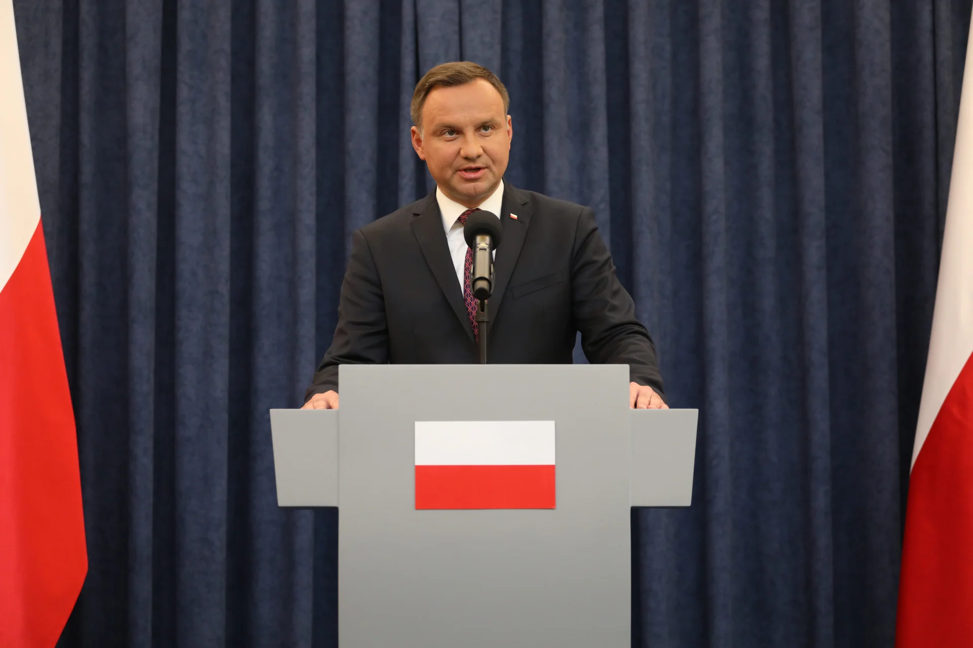 Do czego zmierza prezydent Andrzej Duda sprzeciwiając się części zamachu PiS na niezależność sądownictwa?