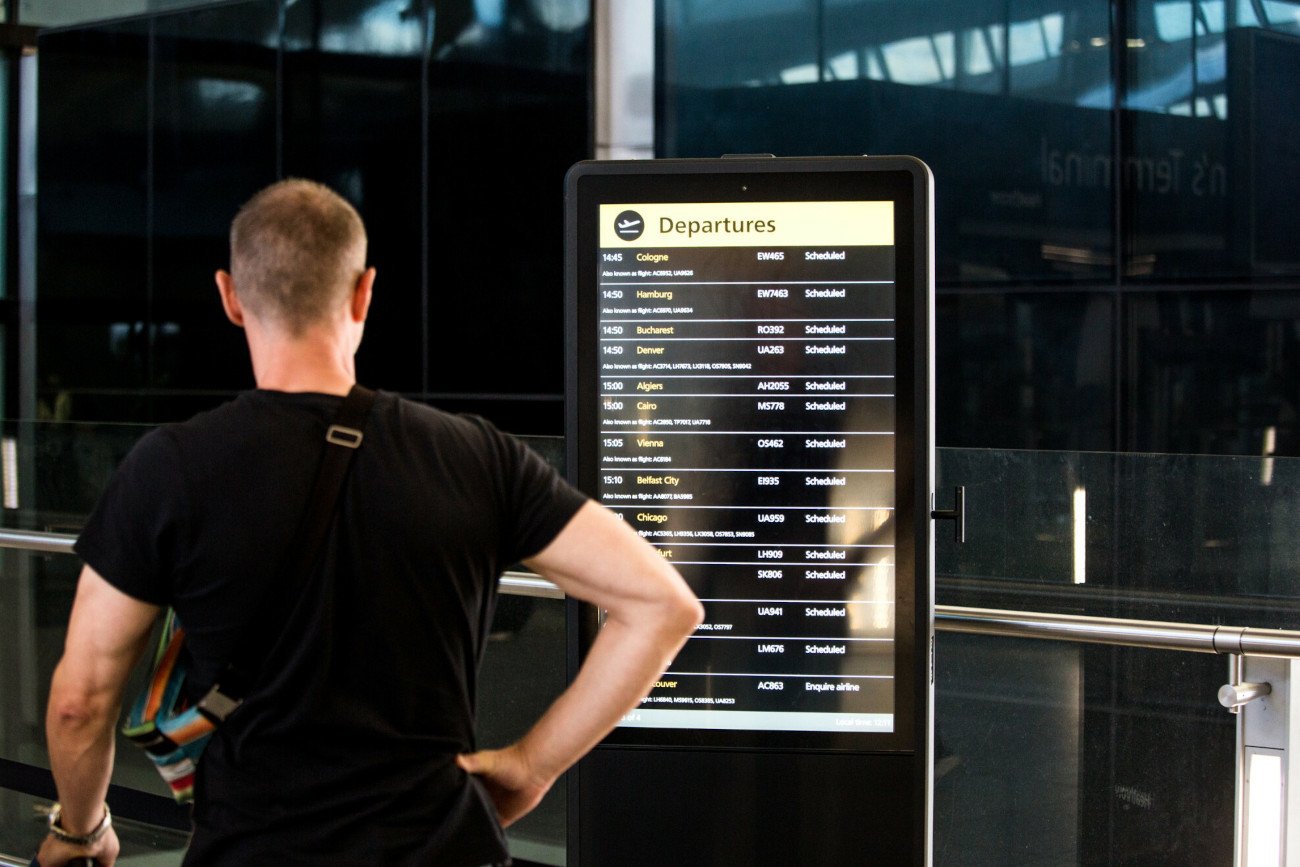 Pasażerowie uwięzieni na lotnisku w Londynie. Nikt ich nie przeprosił.