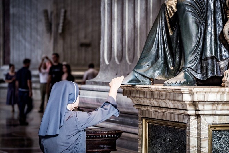 13 zakonnic, z jednego klasztoru, umarło przez koronawirusa.