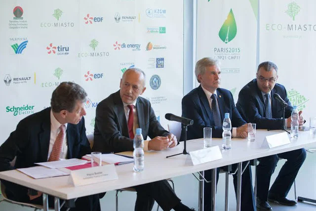 Pierre Buhler Ambasador Francji w Polsce, Zbigniew Szpak Prezes Krajowej Agencji Poszanowania Energii, dr Jan Wiater, ekspert w Departamencie Strategii i Komunikacji NFOŚiGW, Paweł Pawłowski, z-ca dyrektora Biura Infrastruktury m.st. Warszawy