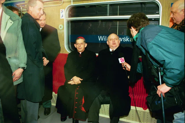 Prymasowi towarzyszył ówczesny premier Józef Oleksy