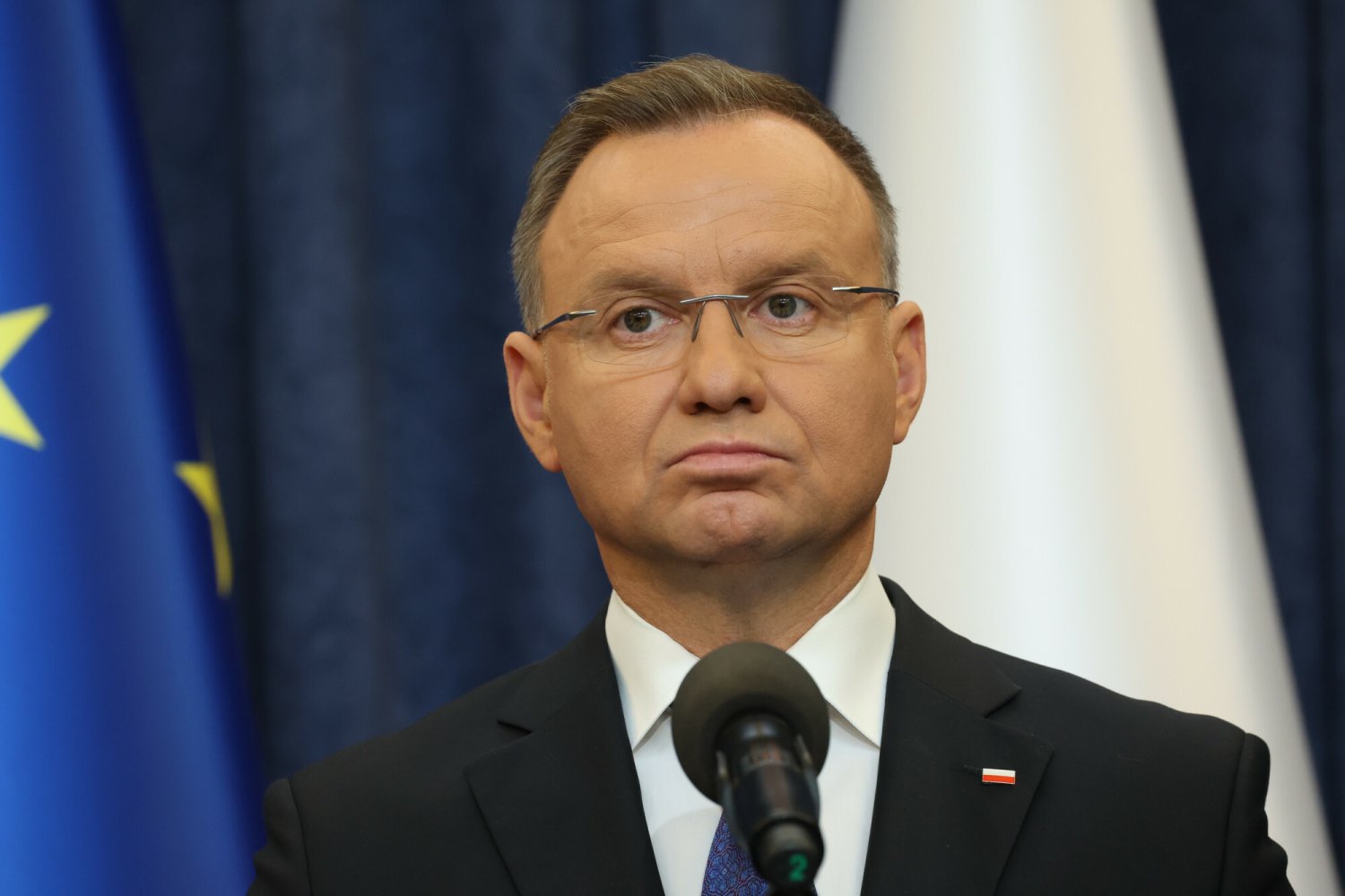 Andrzej Duda gra na zwłokę?
