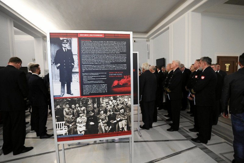 Sejm. Styczeń 2018. Otwarcie wystawy pt: "Zbrodnie Komunistyczne w Marynarce Wojennej w okresie stalinowskim". Na zdjęciu adm. Unrug