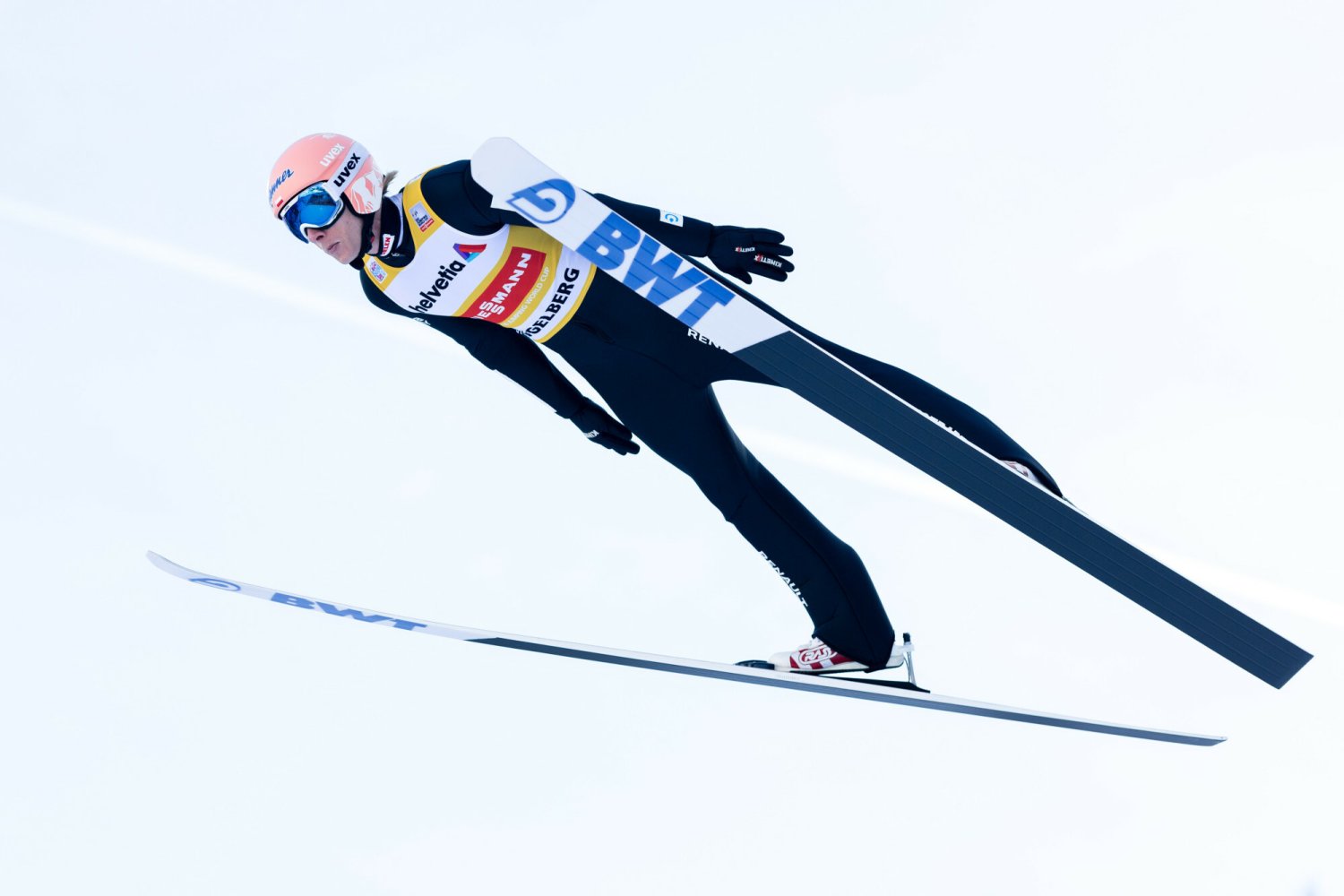 Dawid Kubacki znów przeskoczył skocznię! Koszmar i duża wpadka Kamila Stocha