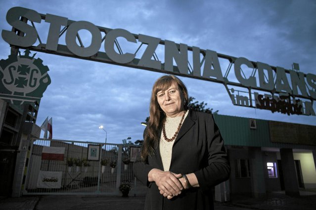 Ewa Hołuszko, znana działaczka podziemnej "Solidarności". 11 listopada narodowcy zniszczyli jej 32-letni samochód.