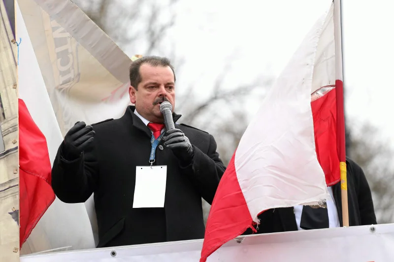 Izdebski i Kukiz najlepiej sprawdzają się w wiecowej konwencji.
