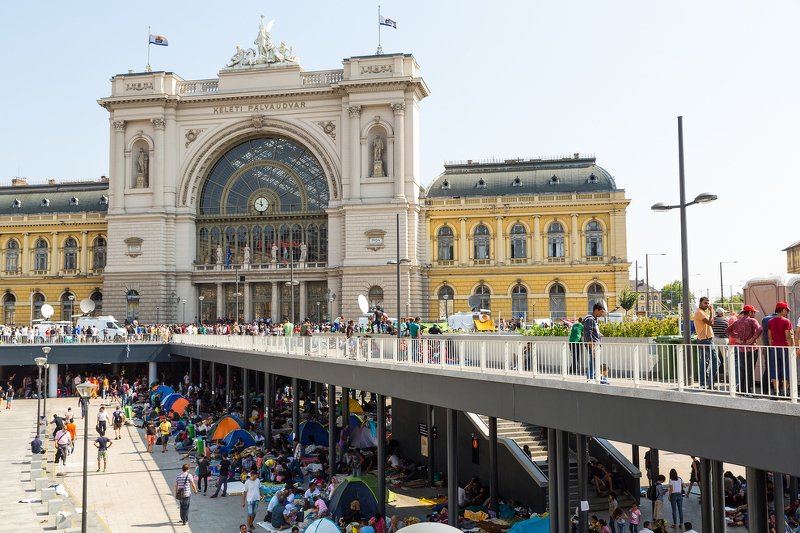 Dworzec Keleti – tu uchodźcy koczowali od wielu dni