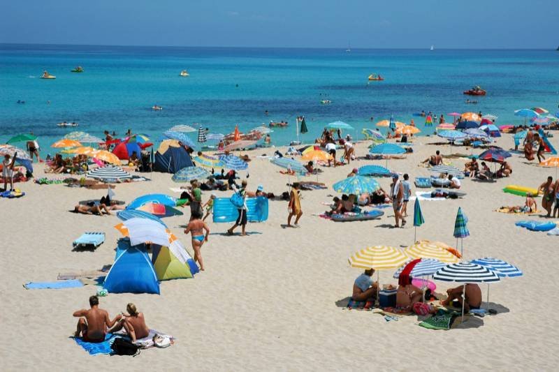 Plaża na wschodnim wybrzeżu Majorki w okolicy Punta des Carregador