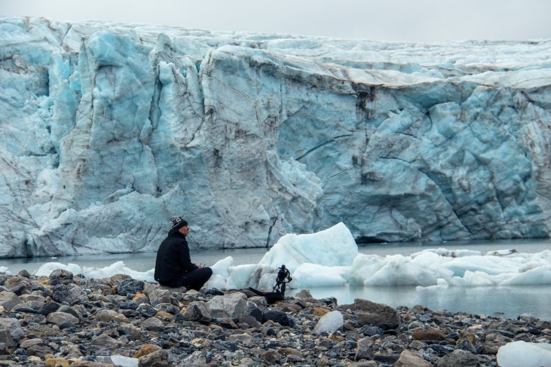 Polski filmowiec postanowił pokazać, w jak opłakanym stanie znajdują się obecnie lodowce w Arktyce.