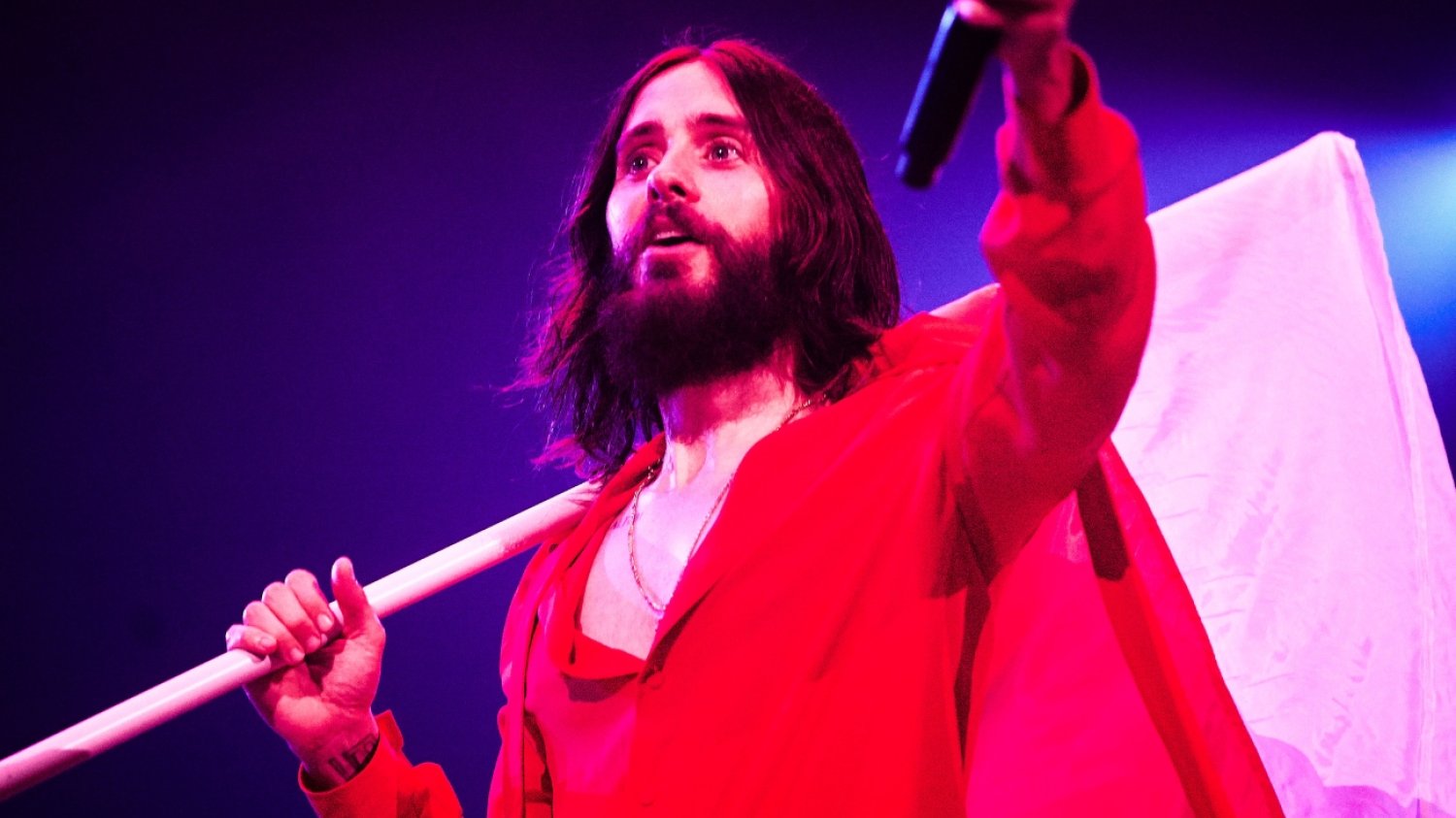 Jared Leto został oskarżony przez 9 kobiet. "Miałam tylko 17 lat" Jared Leto został oskarżony przez 9 kobiet. Doniesienia budzą niepokój