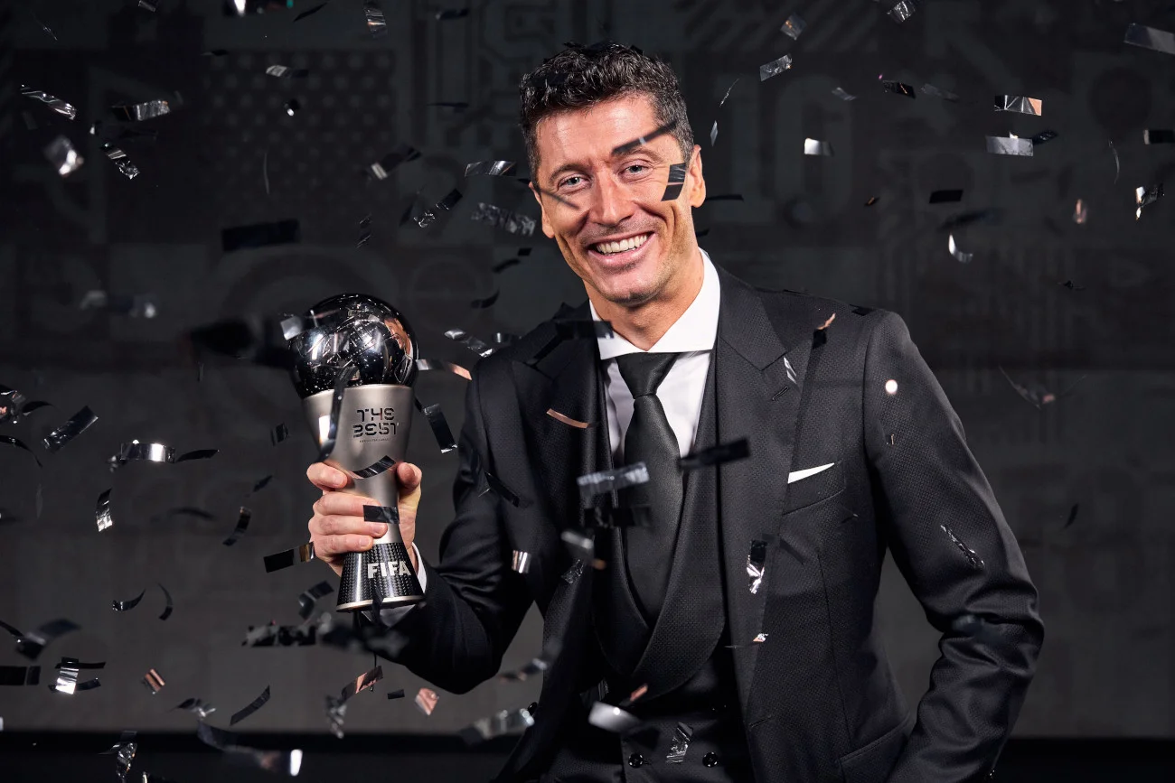 Robert Lewandowski został wybrany najlepszym piłkarzem plebiscytu FIFA The Best za rok 2021.