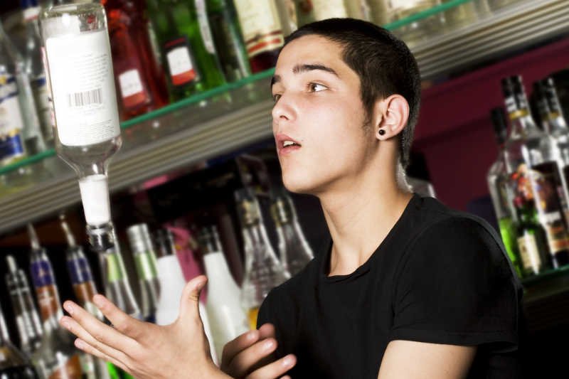 Praca dla studenta, a może już absolwenta? Czyli co złego jest w zawodzie barmana