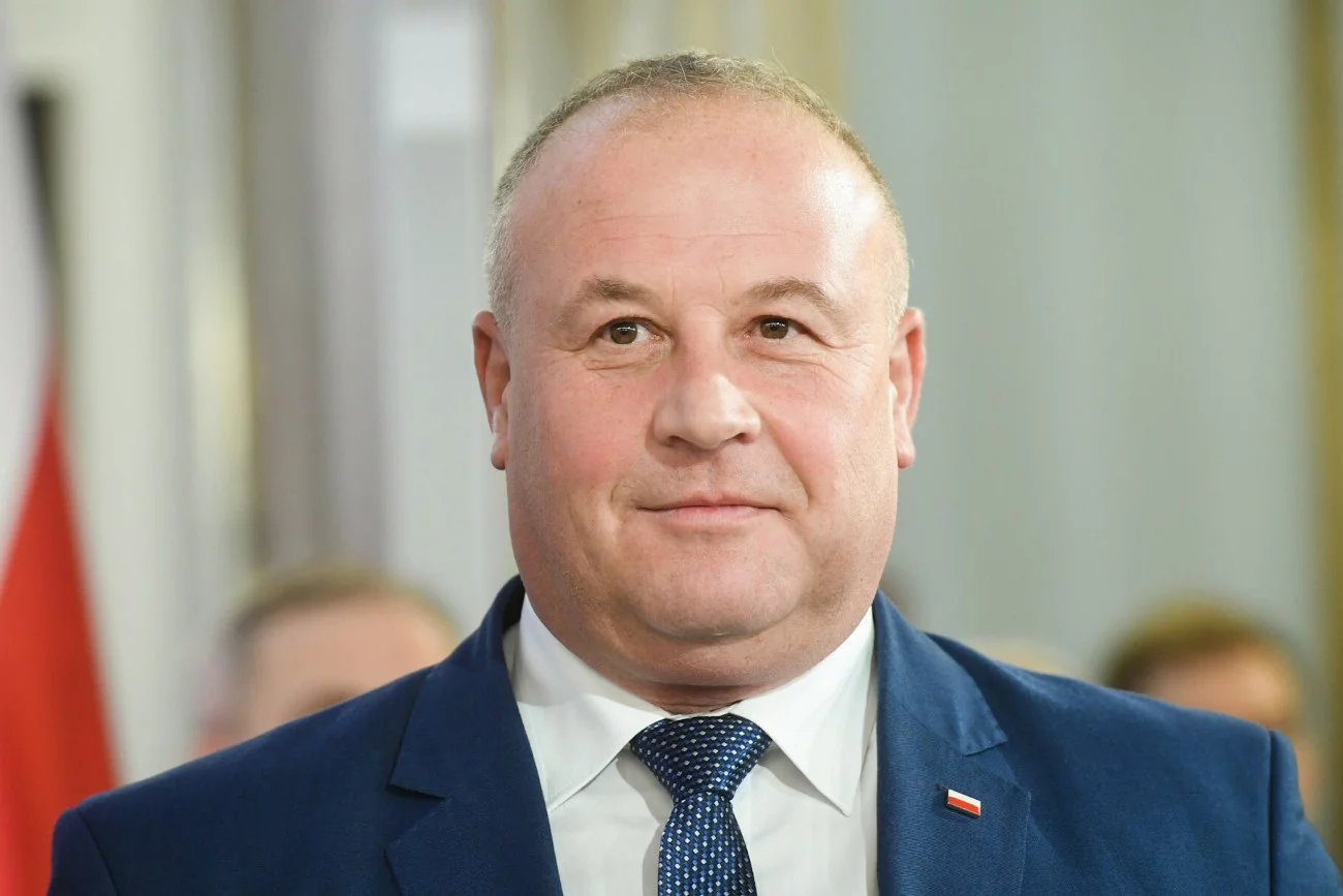 "Ty kur... tuskowa" – tak poseł PiS Artur Szałabawka miał skomentować wpis jednego z użytkowników Twittera, który ostro skrytykował Czesława Hoca.
