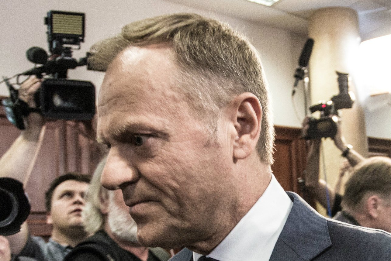 Donald Tusk nie jest już liderem rankingu zaufania.