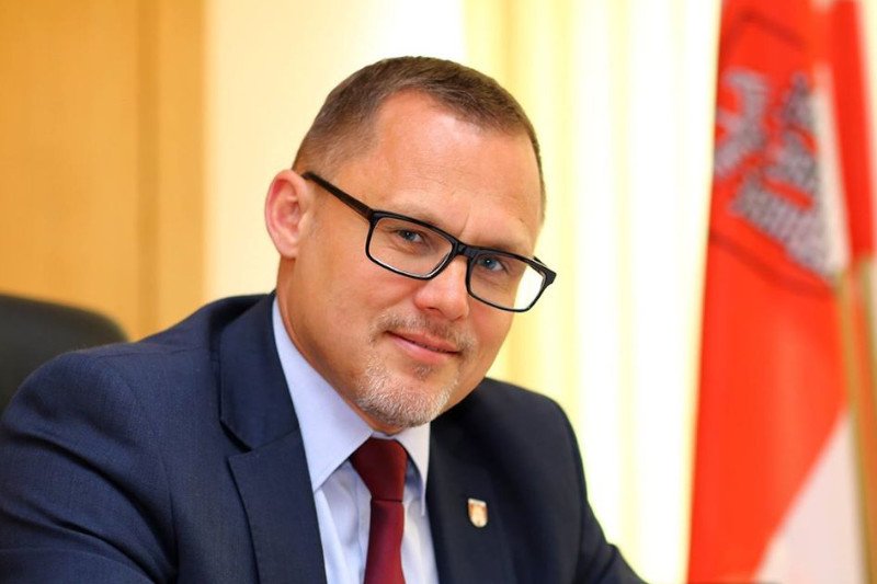 Prezydent Paweł Osiewała usłyszał zarzut spowodowania wypadku i ucieczki z miejsca zdarzenia. Grozi mi do 3 lat więzienia.