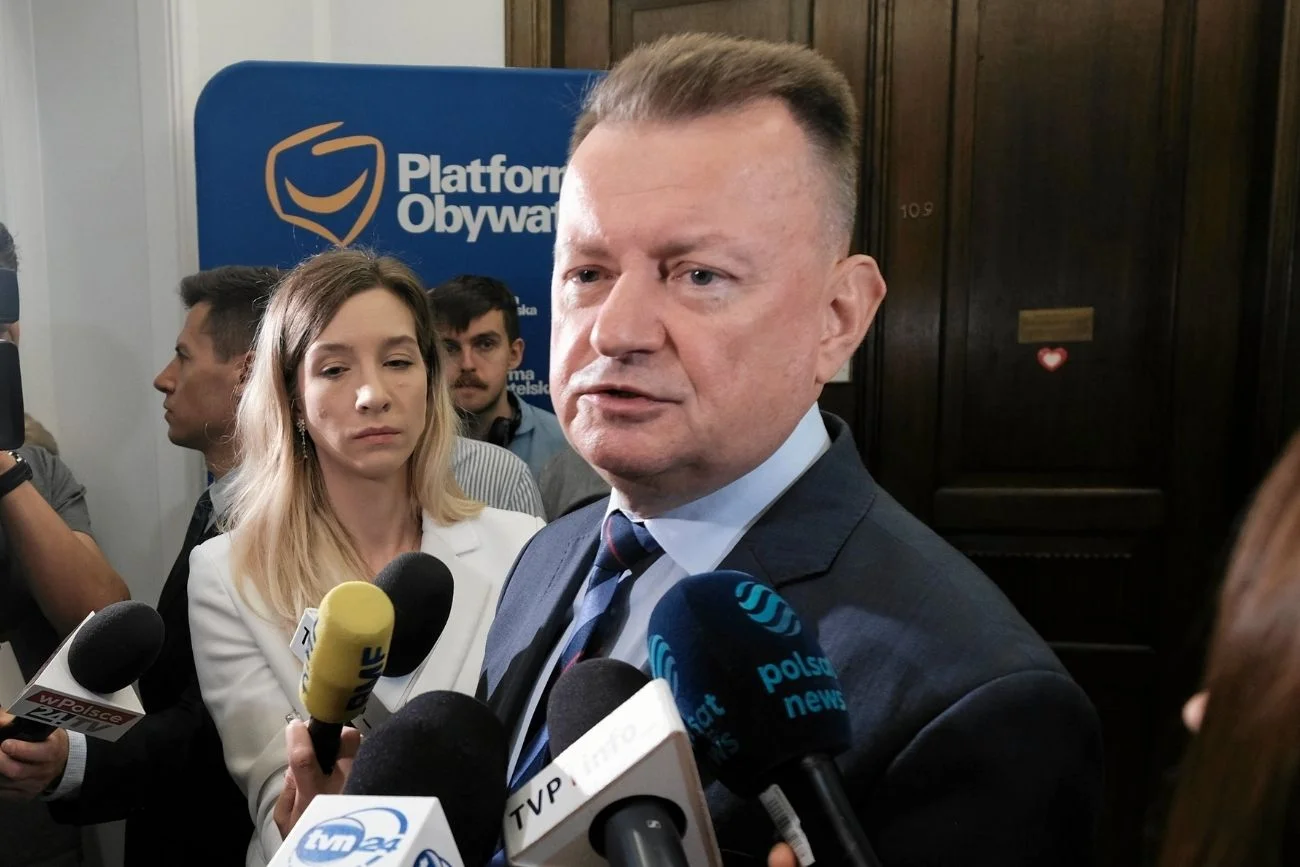 Prokuratura wydała komunikat ws. Błaszczaka "Poważna szkoda dla Polski". Akt oskarżenia przeciw Błaszczakowi. Prokuratura: "szkoda dla Polski".