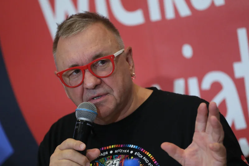 Jerzy Owsiak zakpił sobie z lotów Marka Kuchcińskiego.