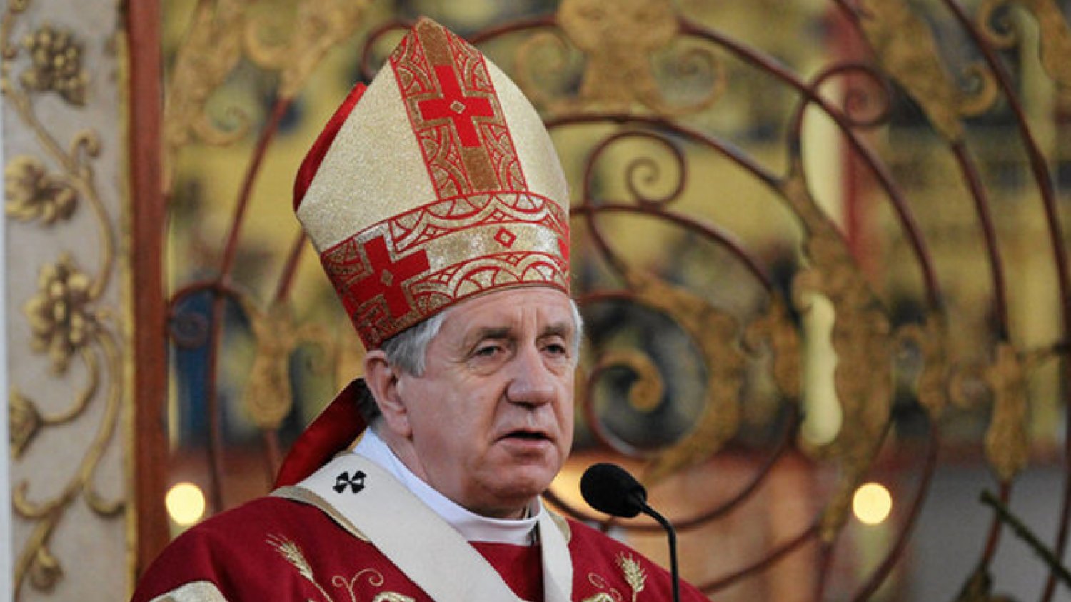 Abp Dzięga potępia wszystkich, którzy poparli ustawę o in vitro.