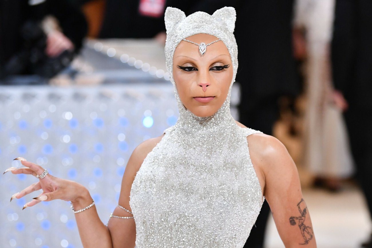 MET Gala 2023. Doja Cat udzieliła wywiadu miaucząc.
