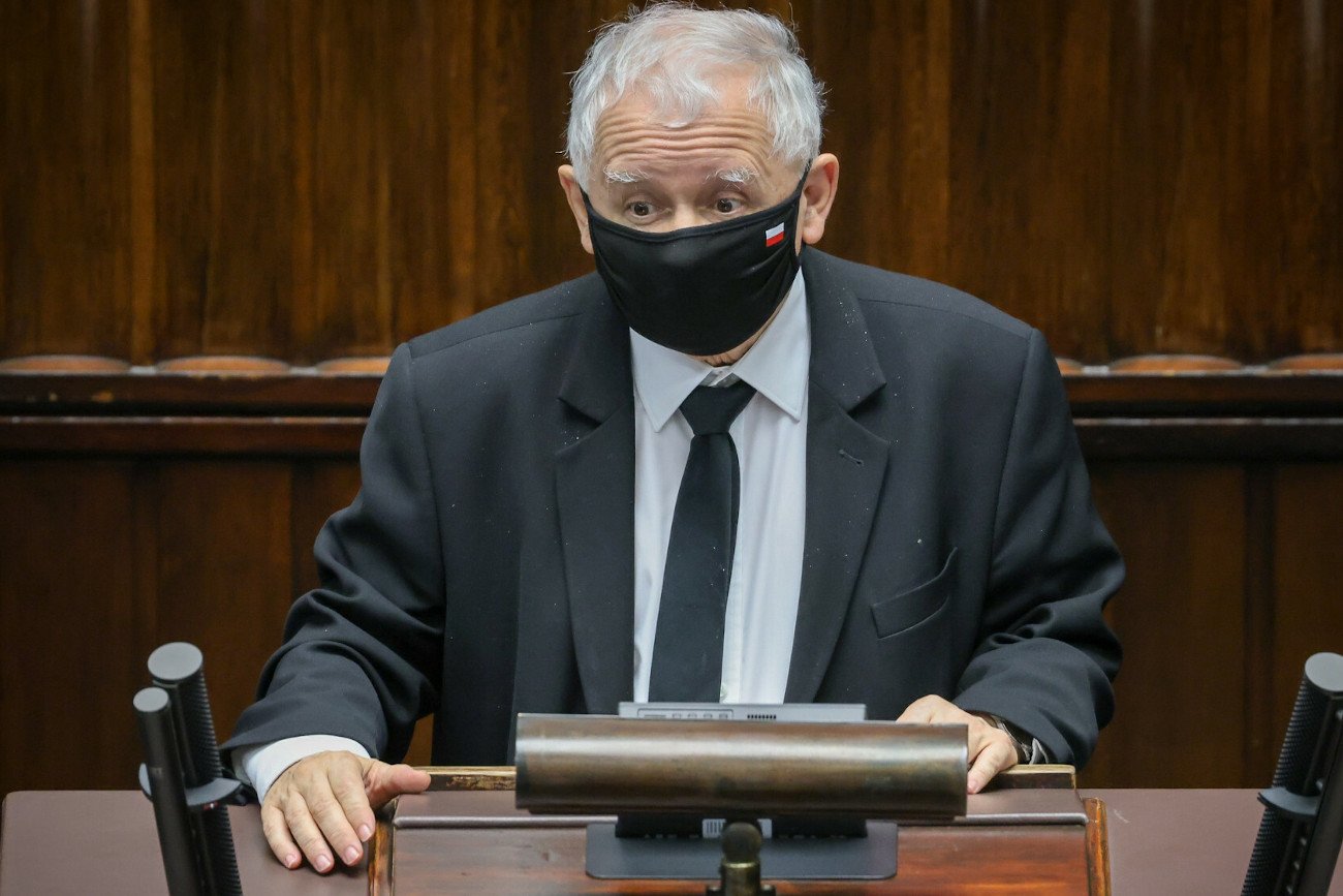 Prawo i Sprawiedliwość może liczyć na 35 proc poparcia - wynika z najnowszego sondażu Kantar przeprowadzonego przed głosowaniem ws. lex TVN