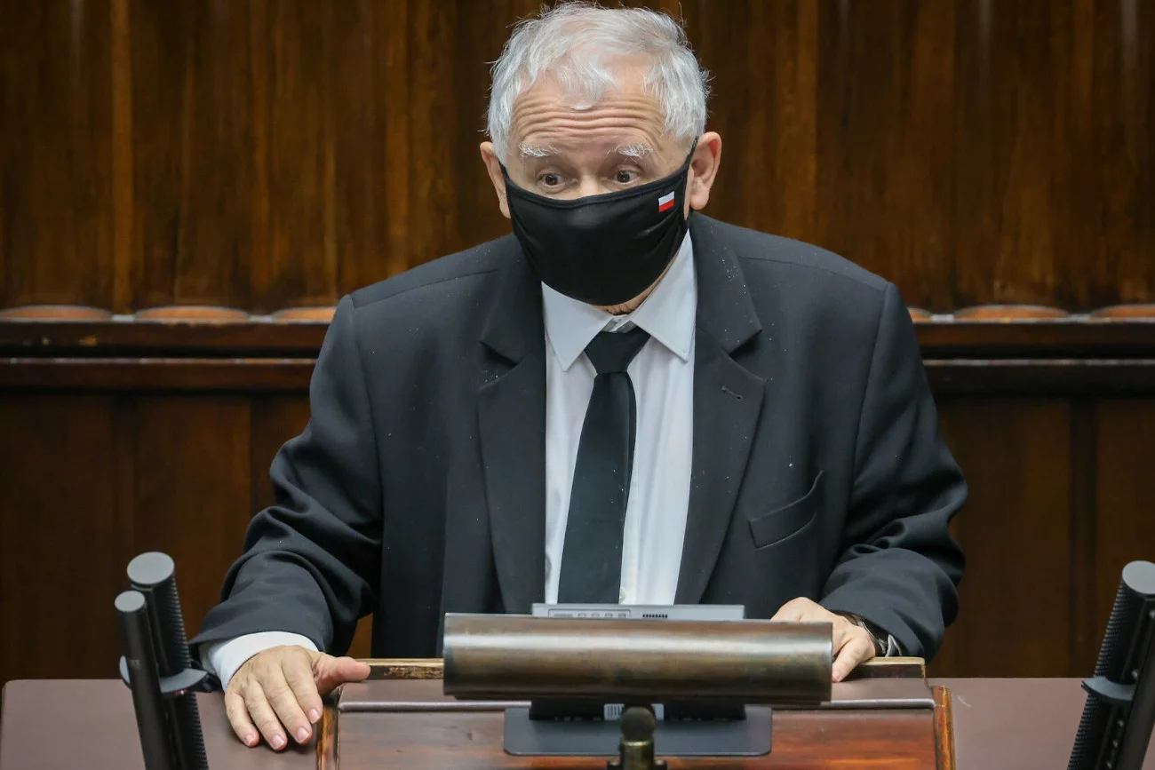Prawo i Sprawiedliwość może liczyć na 35 proc poparcia - wynika z najnowszego sondażu Kantar przeprowadzonego przed głosowaniem ws. lex TVN