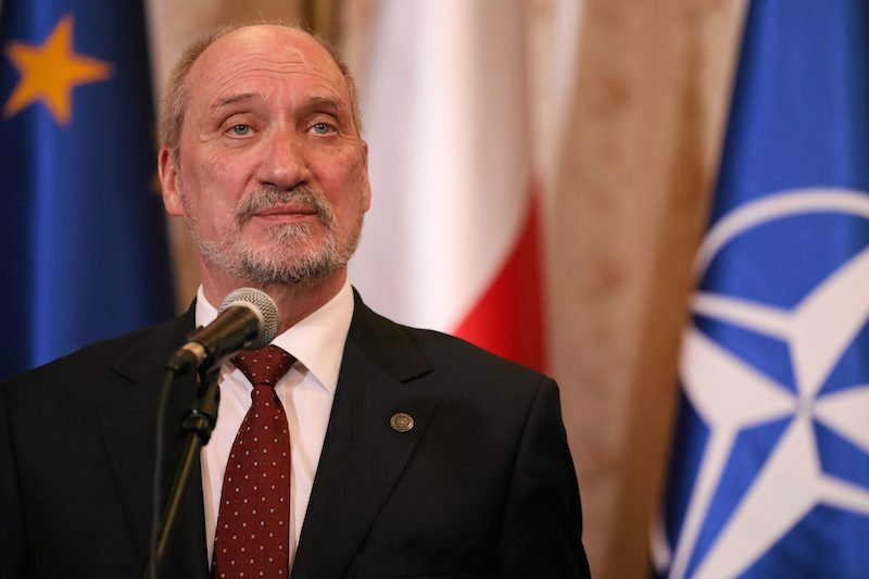 MON: Antoni Macierewicz ujawnił tajemnice wojskowe. Polityk odpowiada na Twitterze