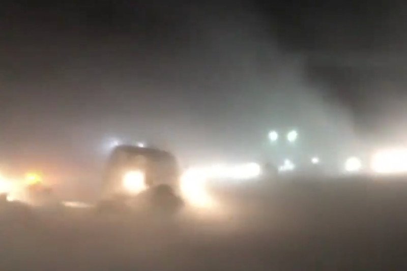 Potężna burza śnieżna uwięziła 39 turystów w Islandii na lodowcu Langjokull.