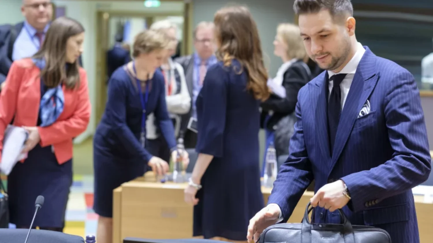 Czworo europosłów Zjednoczonej Prawicy straciło immunitety. Chodzi o kontrowersyjny spot PiS.