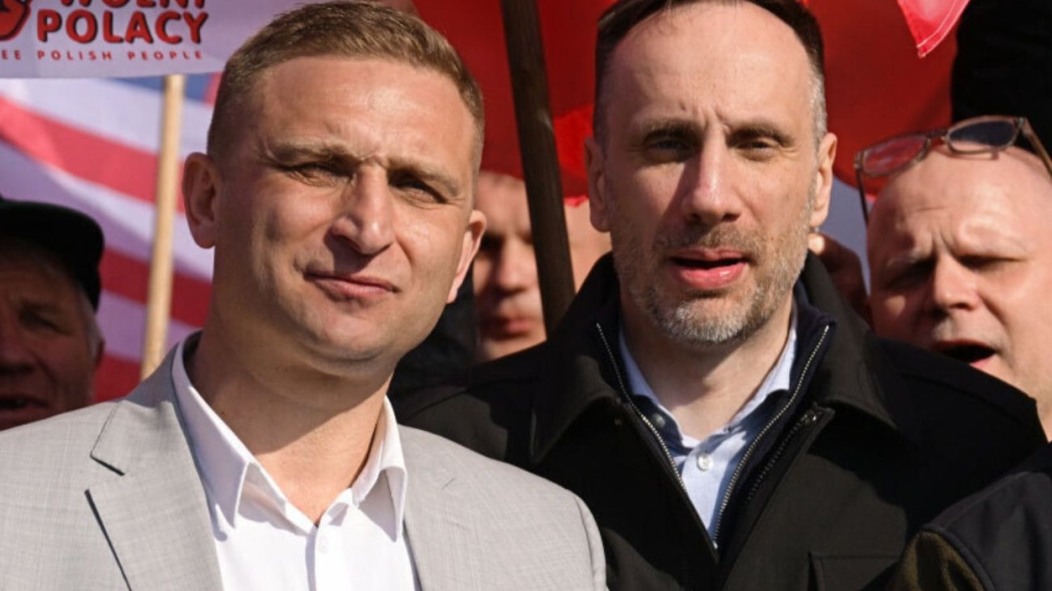 Zamieszanie w warszawskiej podstawówce. Poseł z PiS zrobił "interwencję". Kowalski i Bąkiewicz wtargnęli do podstawówki. Interwencja na Bielanach.