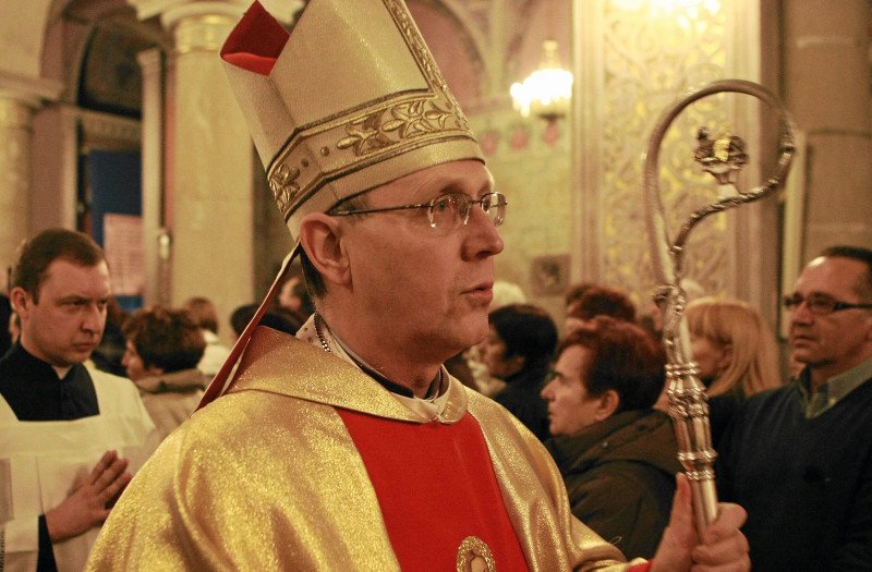 Płocki biskup porównuje uchodźców do... Krzyżaków.