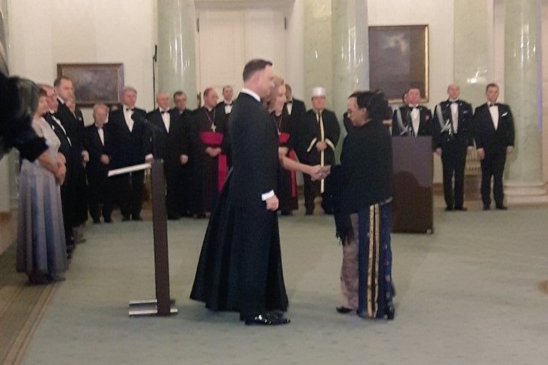 Zagadkowe zdjęcie prezydenta Andrzeja Dudy podbija internet.