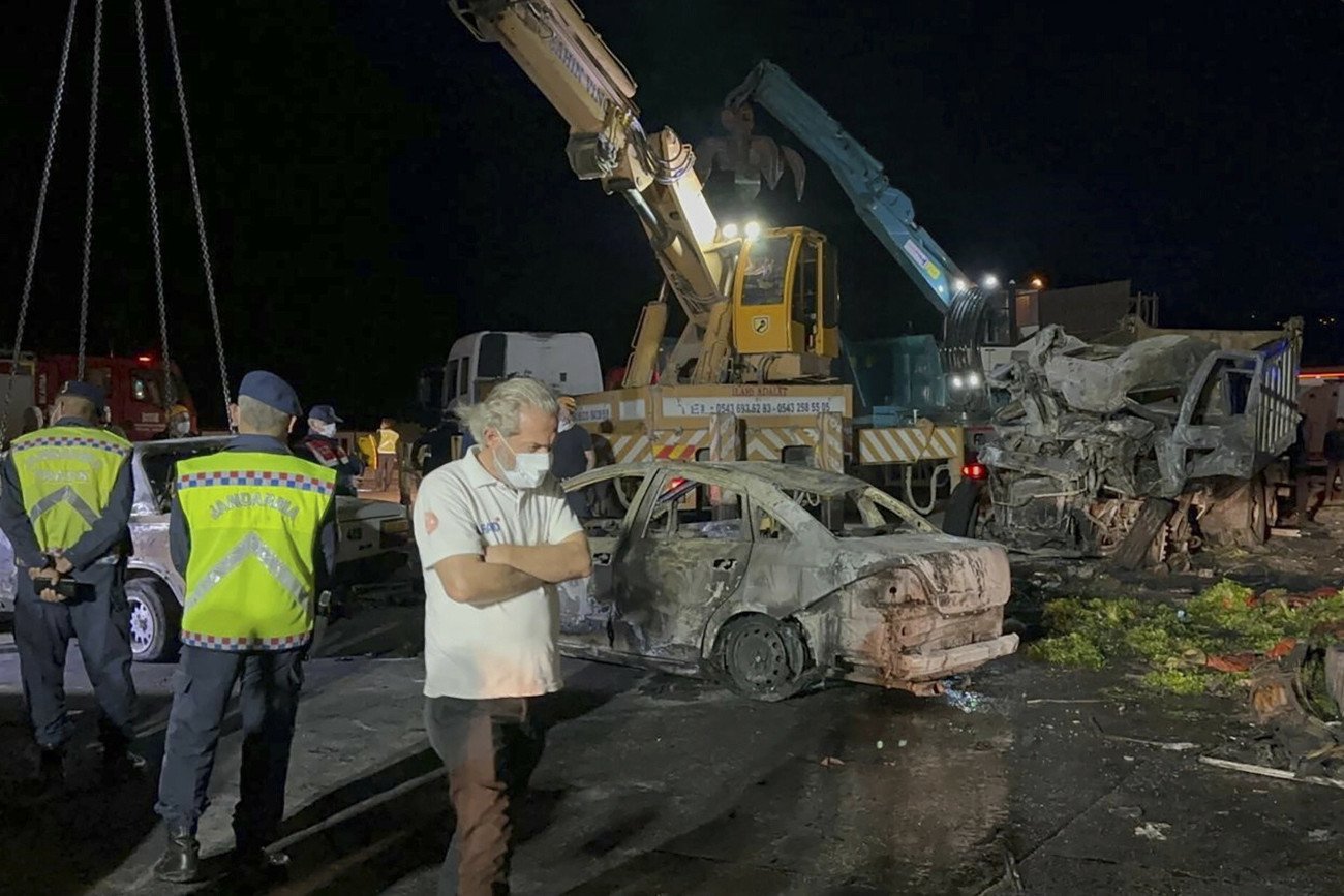 Potężny karambol w tureckiej prowincji. Kilkanaście osób straciło życie.