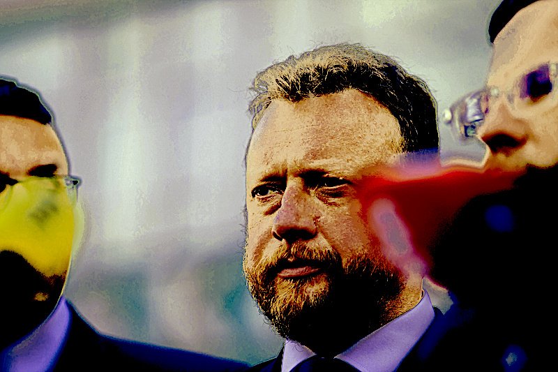 Minister zdrowia Łukasz Szumowski podał się do dymisji 18 sierpnia 2020 r. Niedawno kłamał, że nie ma takich planów. Ale to nie jest jedyny przykład na to, że polityk PiS przekazywał społeczeństwu nieprawdę.