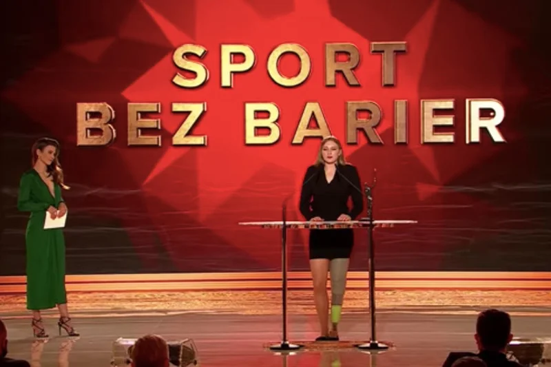 Faustyna Kotłowska została wyróżniona w plebiscycie "Przeglądu Sportowego" w kategorii "Sport bez barier". Nagrodę wręczyła jej Anna Lewandowska.